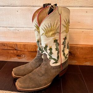Justin boots western cowboy boots unique cactus inlay cream tan color suede